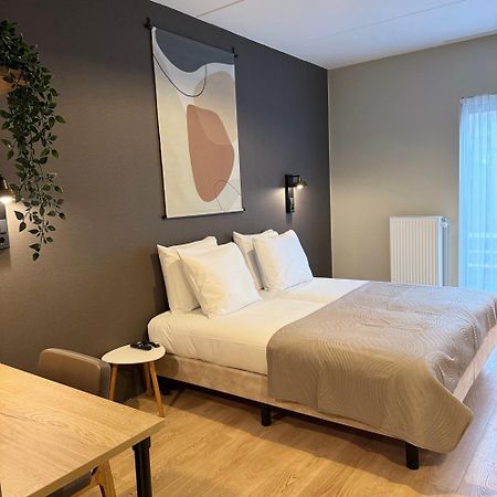 Hotel Emilia Кацхеувел Екстериор снимка