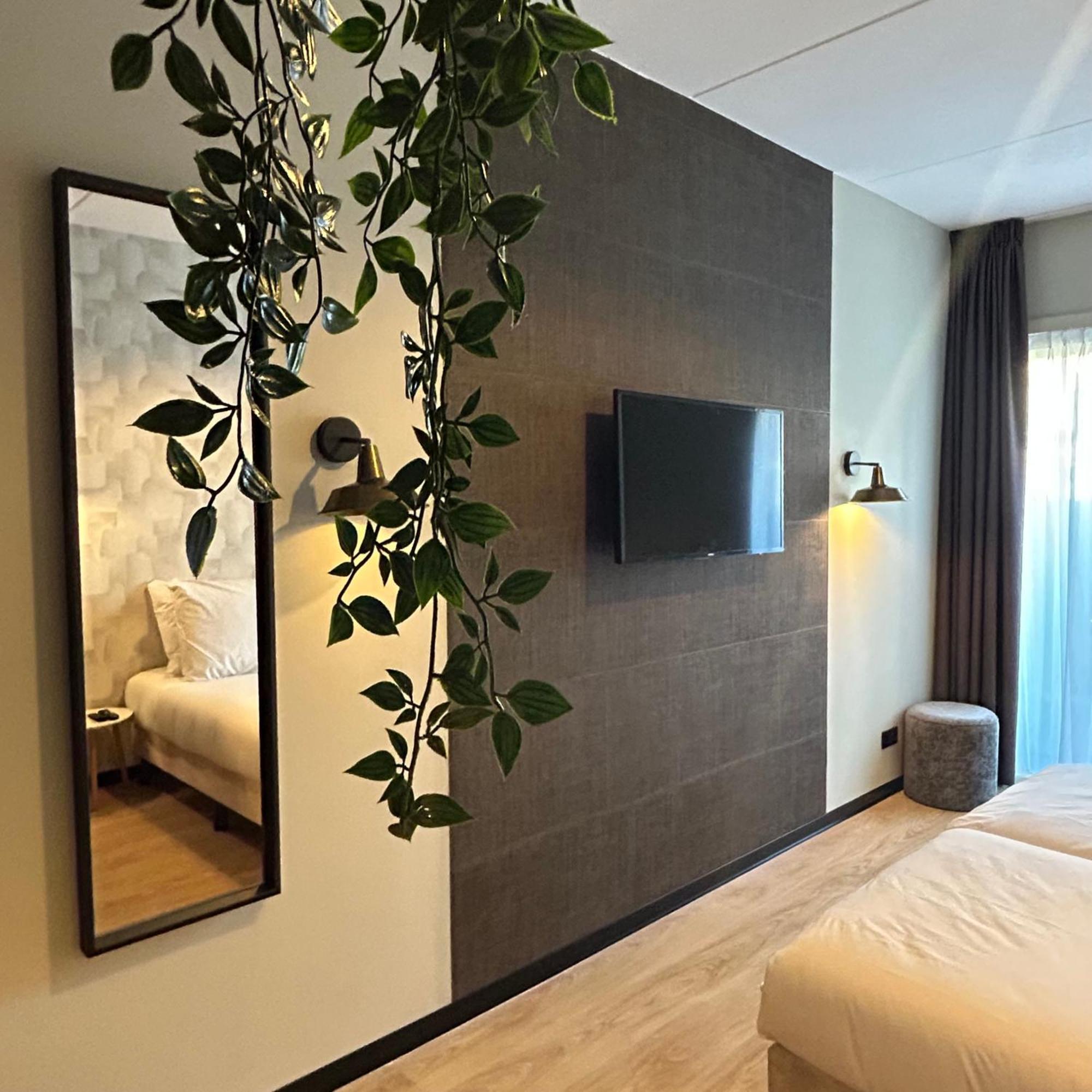 Hotel Emilia Кацхеувел Екстериор снимка
