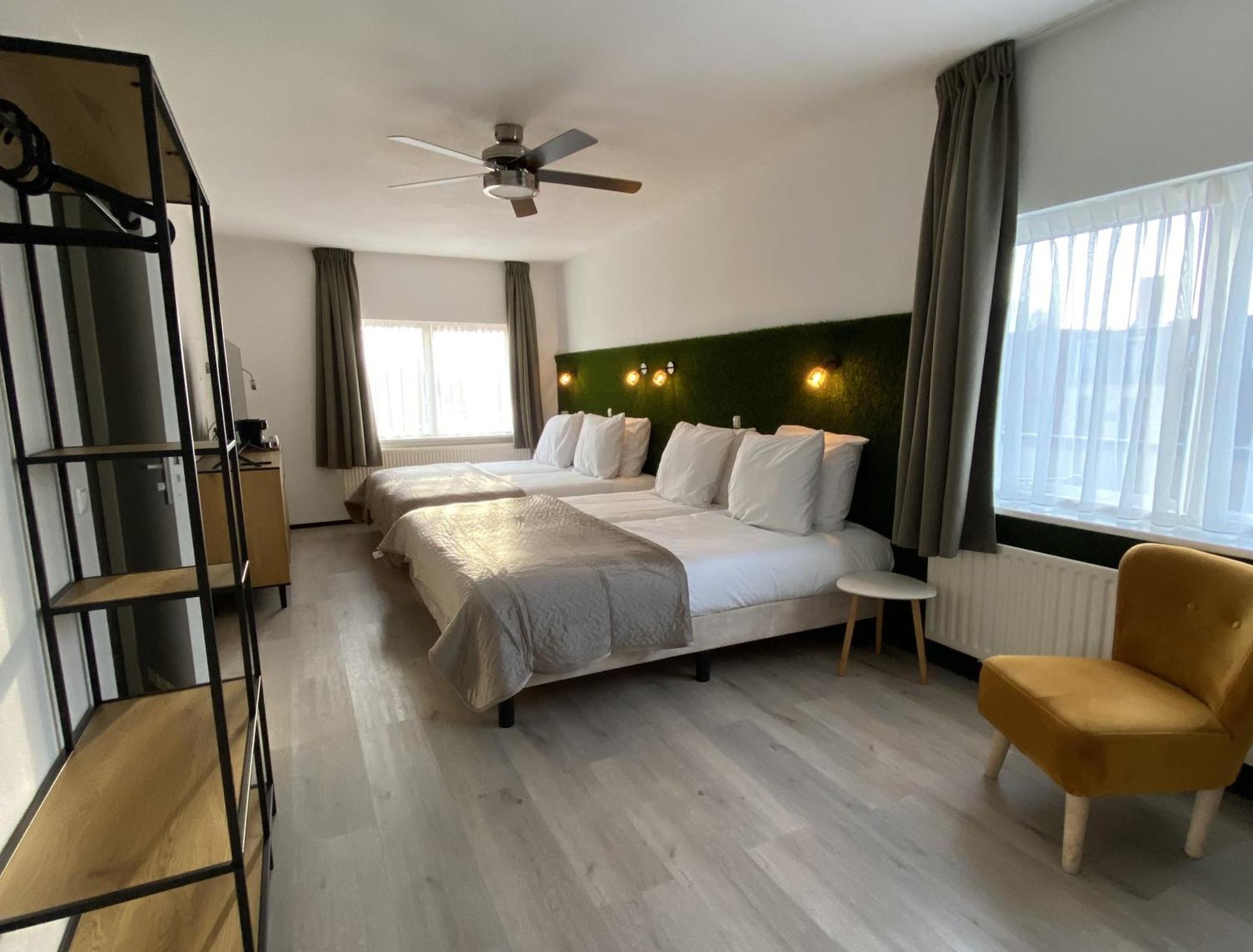 Hotel Emilia Кацхеувел Екстериор снимка